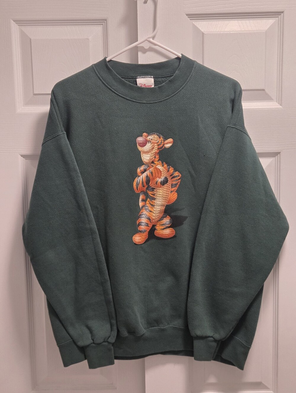 Vintage Disney Store Tigger forest green crewneck sweatshirt Size Large 90s Y2K
